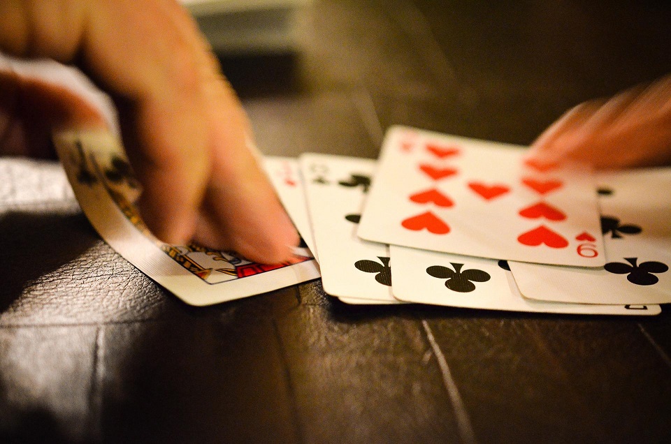 Gender, Gambling Settings, and Gambling Behaviors Among Undergraduate Poker Players